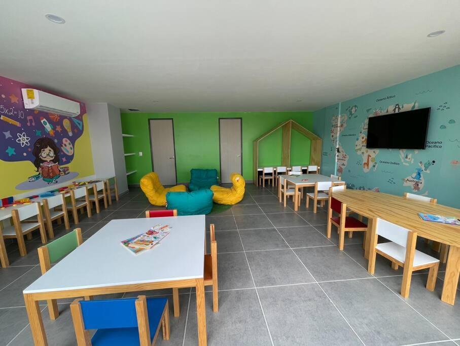 Depa Boho Al Sur Pet Friendly Piscina Gym Sala De Cine Apartment Guadalajara Exterior photo